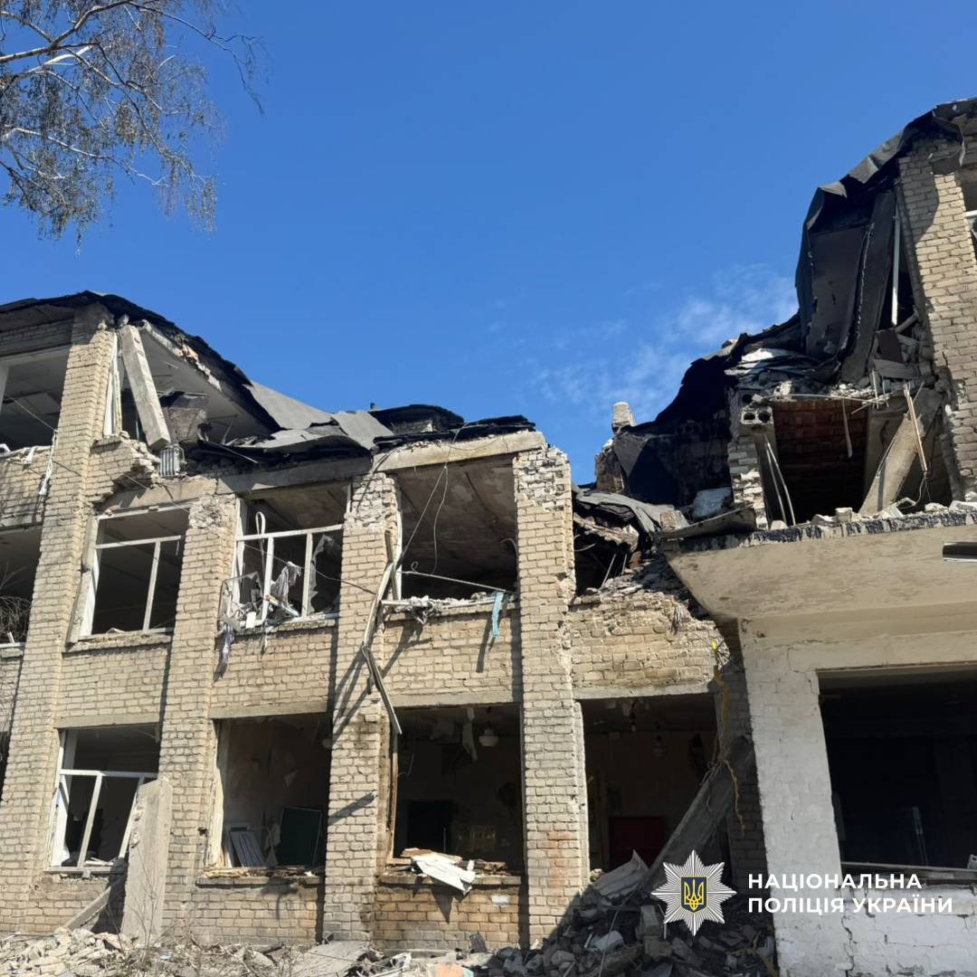 Як виглядають місця влучань ворожих дронів показали правоохоронці: Новини Харкова
